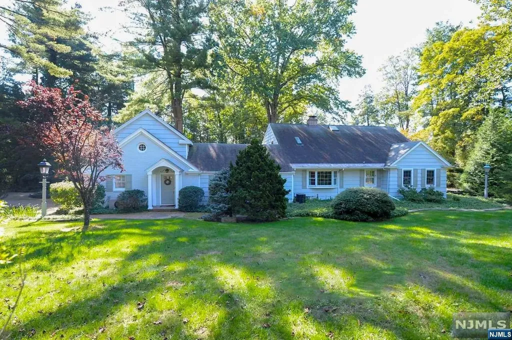 3 Saddle Brook Drive Ho-ho-kus NJ 07423