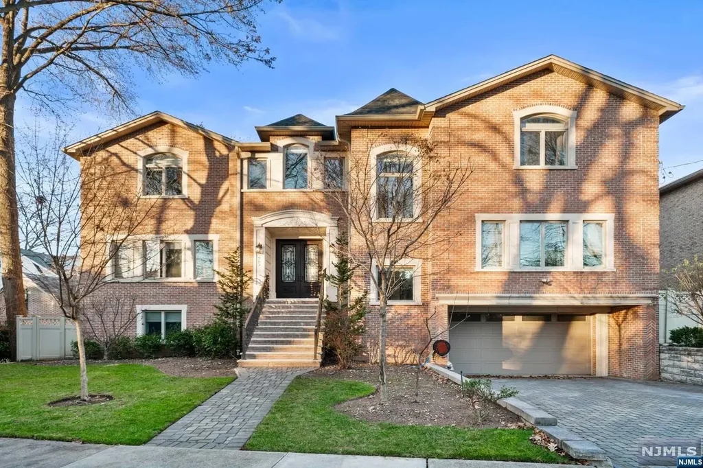 203 Bluff Road Fort Lee NJ 07024