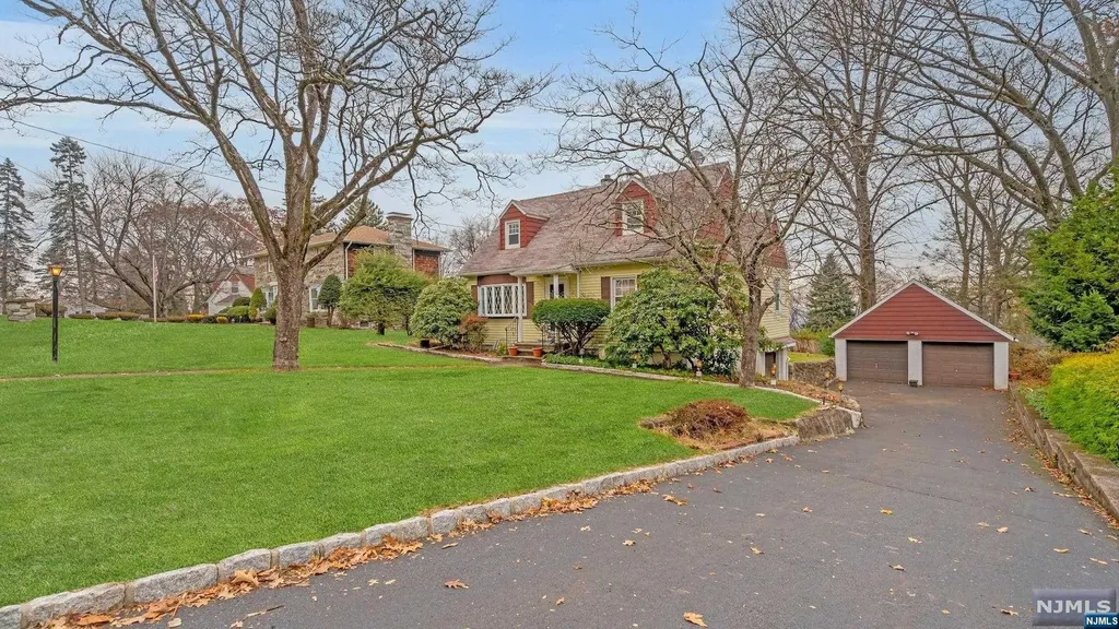 135 Hillcrest Avenue Hawthorne NJ 07506