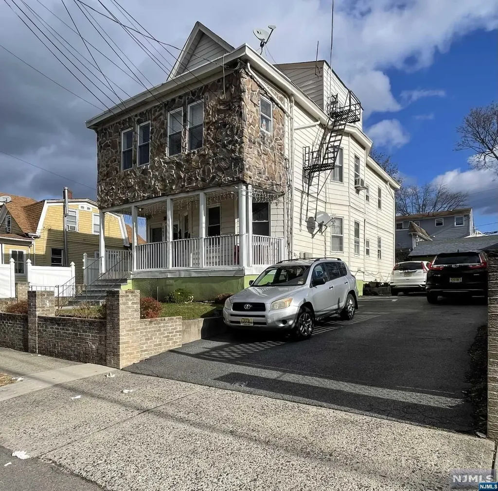 669-671 E 30th Street Paterson NJ 07513