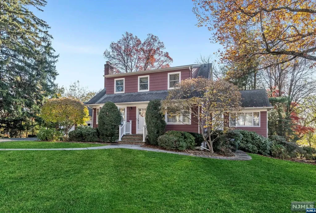 72 E Center Street Midland Park NJ 07432