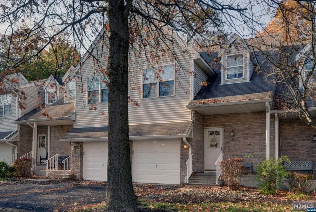 54 Parkside Court Wayne NJ 07470