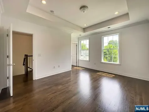 63 Parkside Lane Teaneck NJ 07666