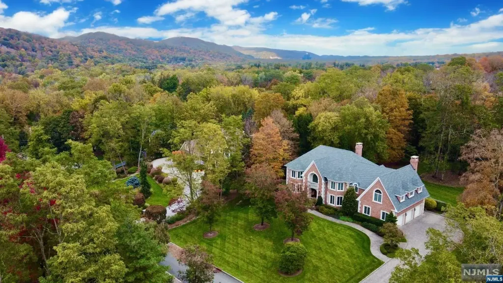47 Crocker Mansion Drive Mahwah NJ 07430
