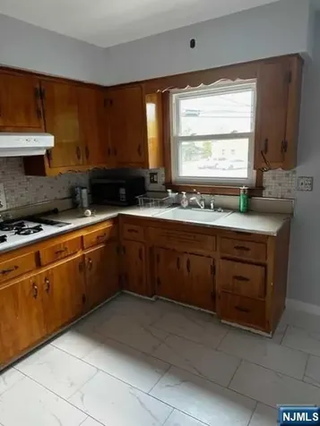 164 6th Avenue Hawthorne NJ 07506