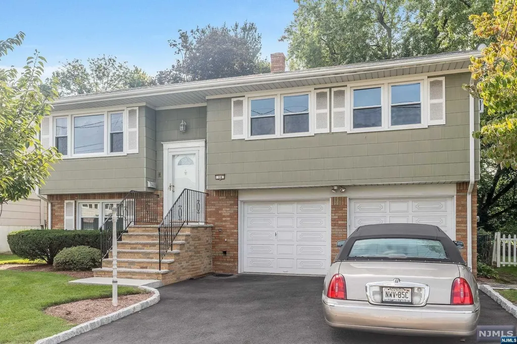 14 Dorothea Terrace Belleville NJ 07109