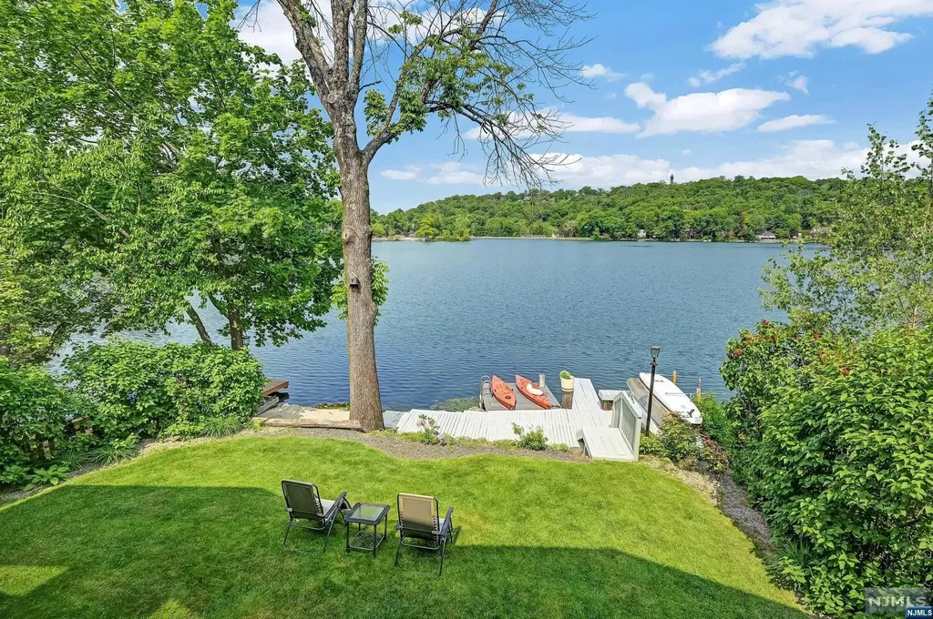 71 Upper Lakeview Avenue Ringwood NJ 07456