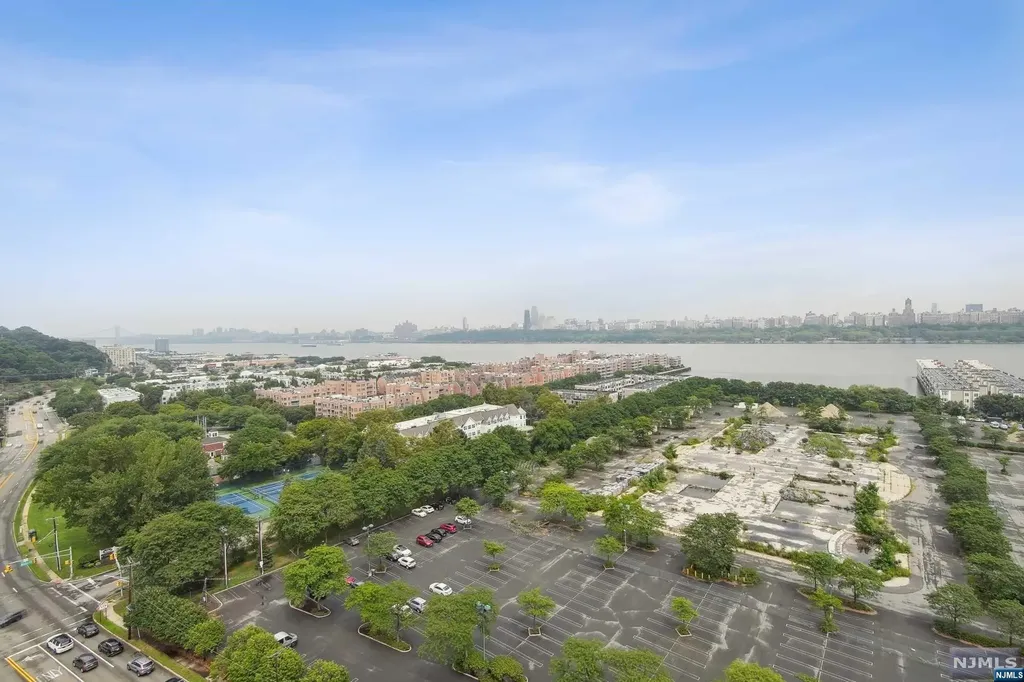 612 Hudson Park Edgewater NJ 07020