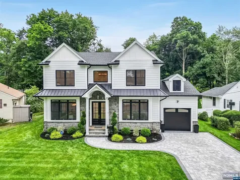 9 Hazelhurst Avenue Glen Rock NJ 07452