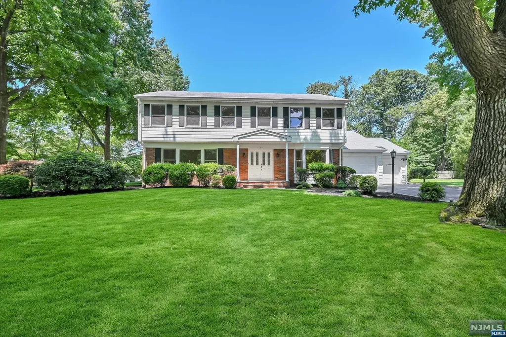 5 Skie Drive Paramus NJ 07652