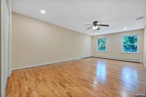 5 Skie Drive Paramus NJ 07652