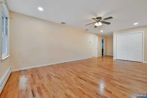 5 Skie Drive Paramus NJ 07652