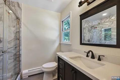 5 Skie Drive Paramus NJ 07652