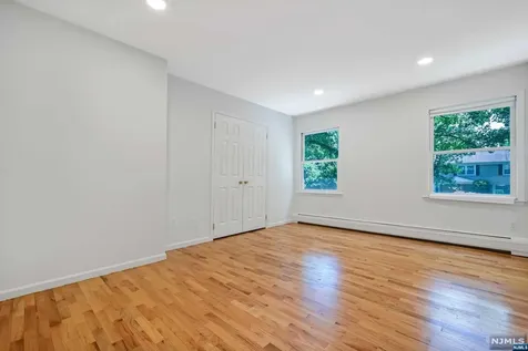 5 Skie Drive Paramus NJ 07652