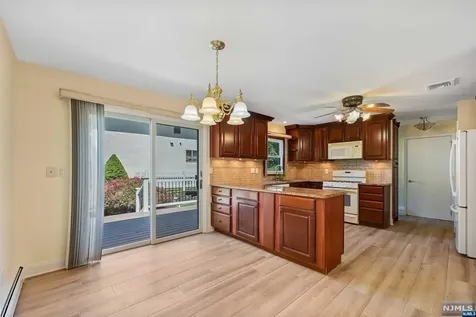 5 Skie Drive Paramus NJ 07652