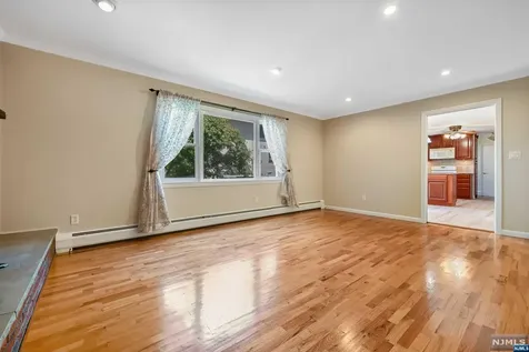5 Skie Drive Paramus NJ 07652