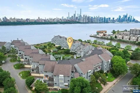 14C Riverview Circle North Bergen NJ 07047