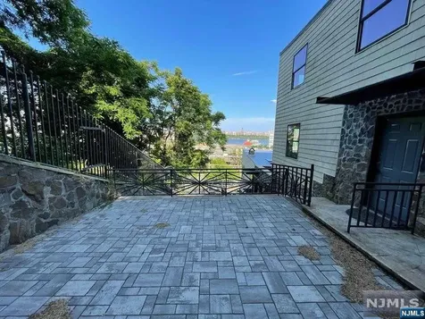 9009 Riverside Place North Bergen NJ 07047