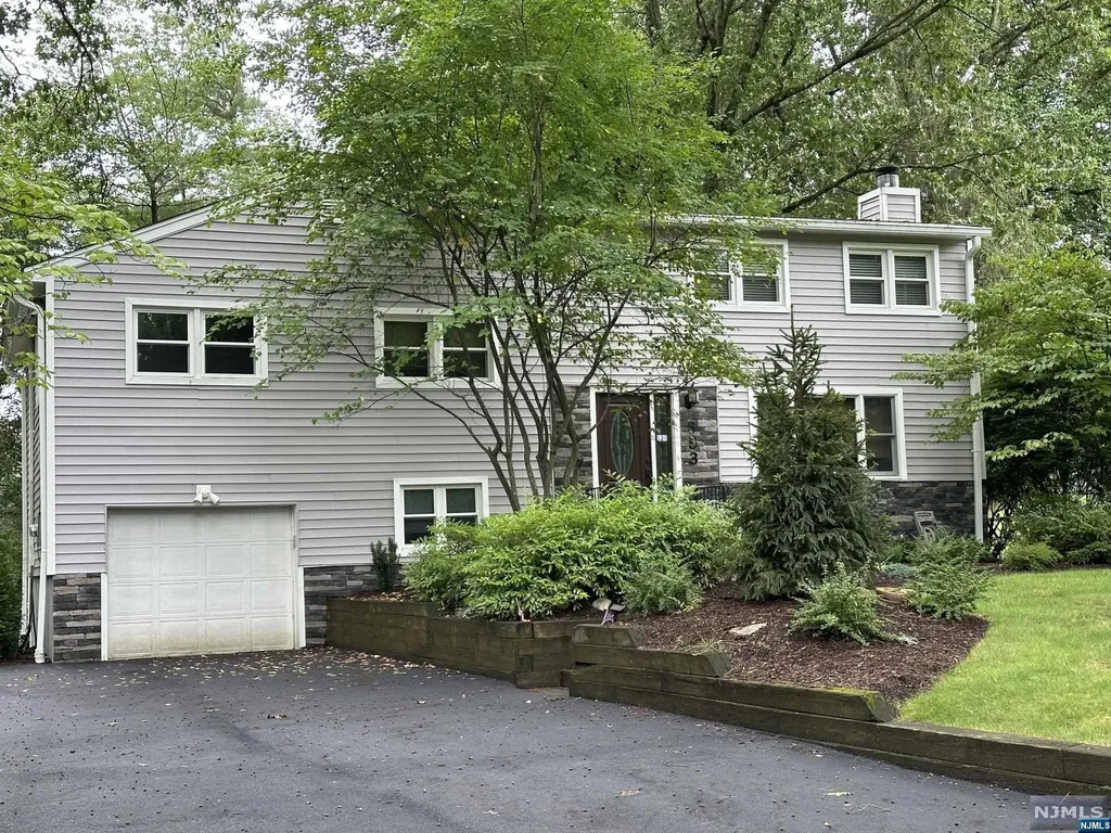 653 Woodside Avenue River Vale NJ 07675