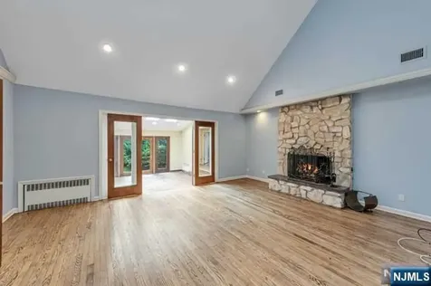 25 Ackerman Road Saddle River NJ 07458