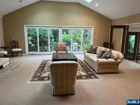 25 Ackerman Road Saddle River NJ 07458
