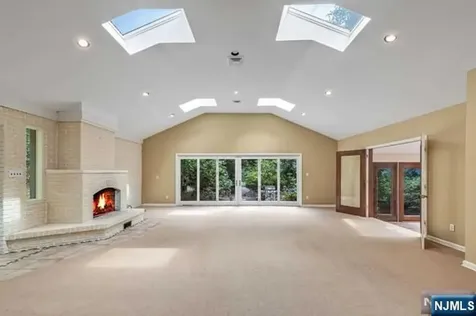25 Ackerman Road Saddle River NJ 07458