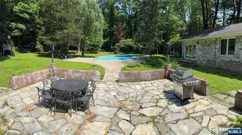 25 Ackerman Road Saddle River NJ 07458
