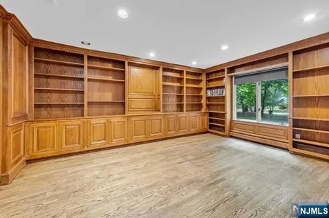 25 Ackerman Road Saddle River NJ 07458