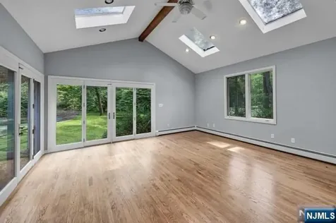 25 Ackerman Road Saddle River NJ 07458