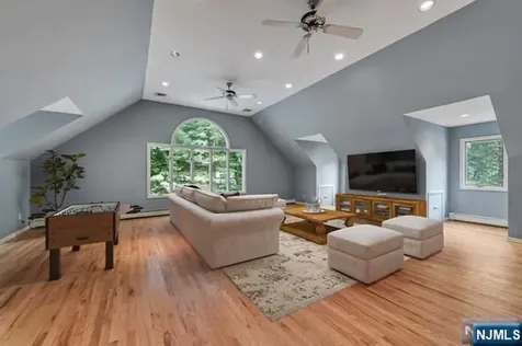 25 Ackerman Road Saddle River NJ 07458