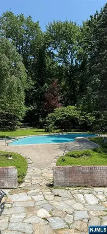 25 Ackerman Road Saddle River NJ 07458