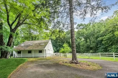25 Ackerman Road Saddle River NJ 07458