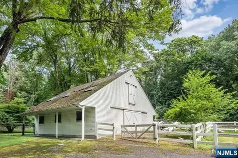 25 Ackerman Road Saddle River NJ 07458