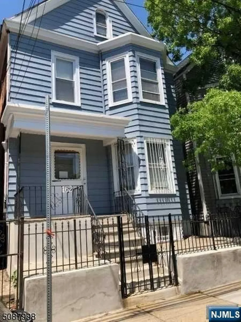 162 Parker Street Newark NJ 07104
