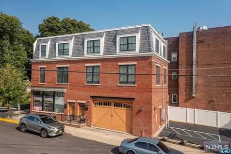 368 Paterson Avenue East Rutherford NJ 07073