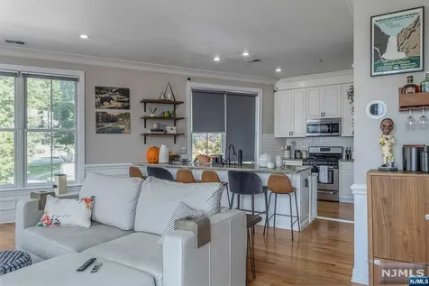 368 Paterson Avenue East Rutherford NJ 07073