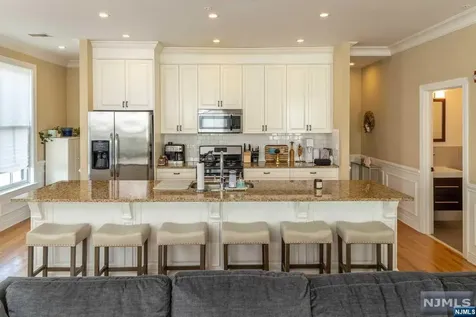 368 Paterson Avenue East Rutherford NJ 07073