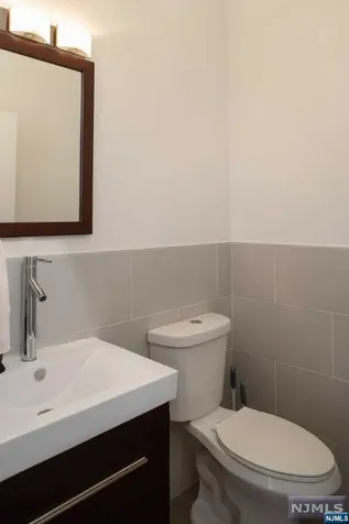 368 Paterson Avenue East Rutherford NJ 07073