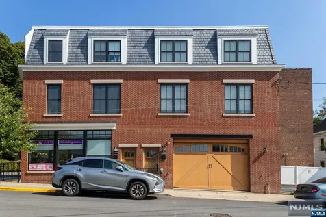 368 Paterson Avenue East Rutherford NJ 07073
