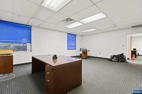 111 Galway Place Teaneck NJ 07666