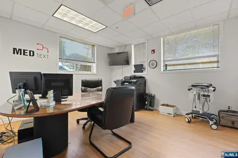 111 Galway Place Teaneck NJ 07666