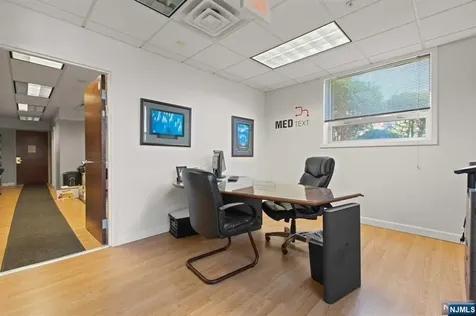 111 Galway Place Teaneck NJ 07666