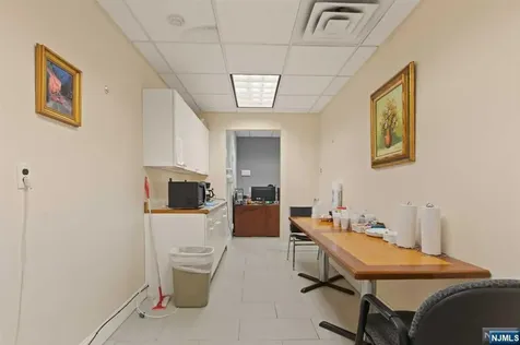 111 Galway Place Teaneck NJ 07666