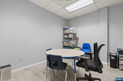 111 Galway Place Teaneck NJ 07666