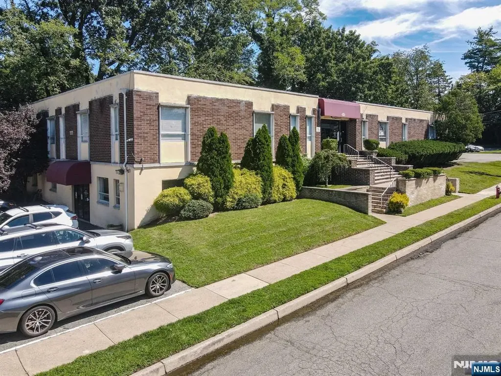 111 Galway Place Teaneck NJ 07666