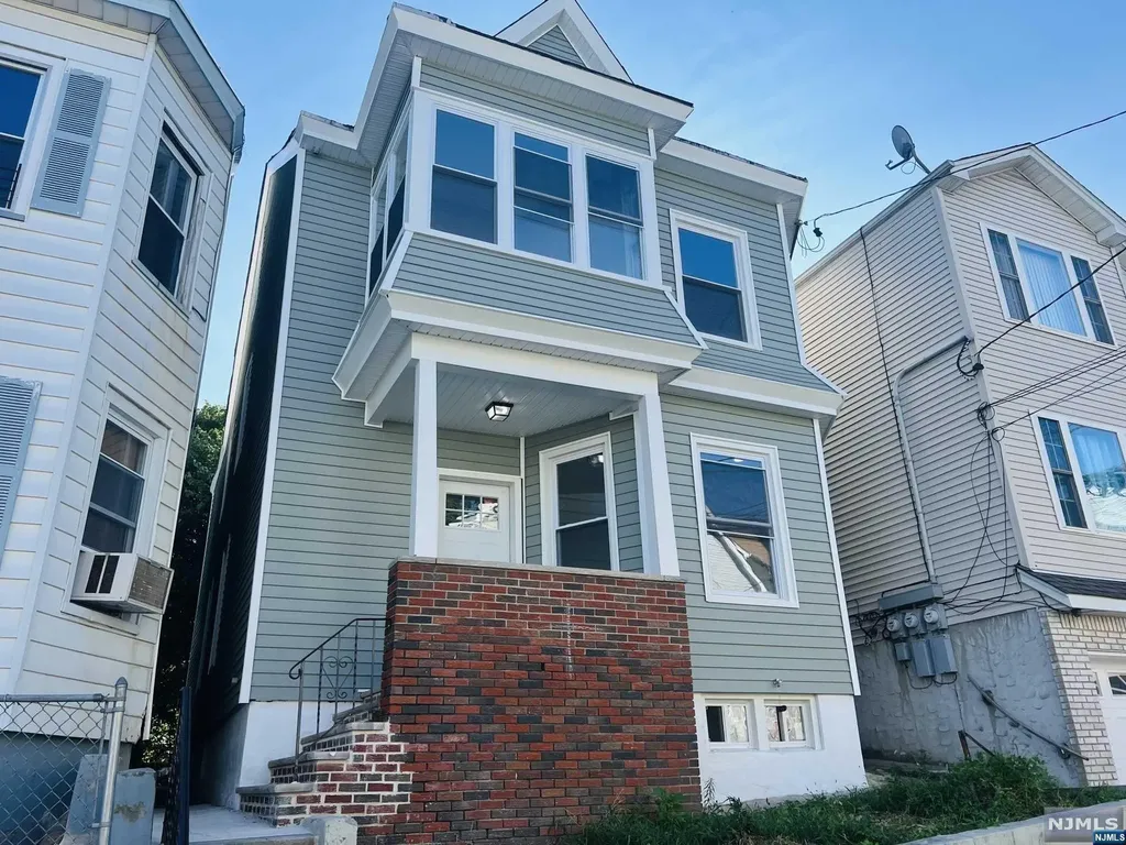 13 Barnert Place Paterson NJ 07522