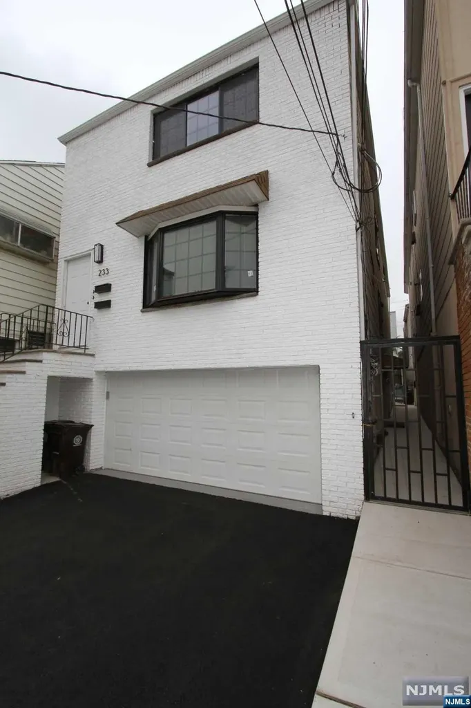 233 71st Street Guttenberg NJ 07093
