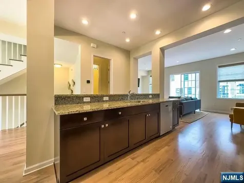 57 Parkside Lane Teaneck NJ 07666