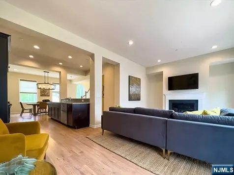 57 Parkside Lane Teaneck NJ 07666