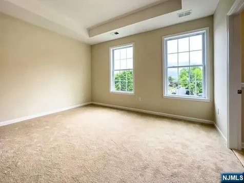 57 Parkside Lane Teaneck NJ 07666